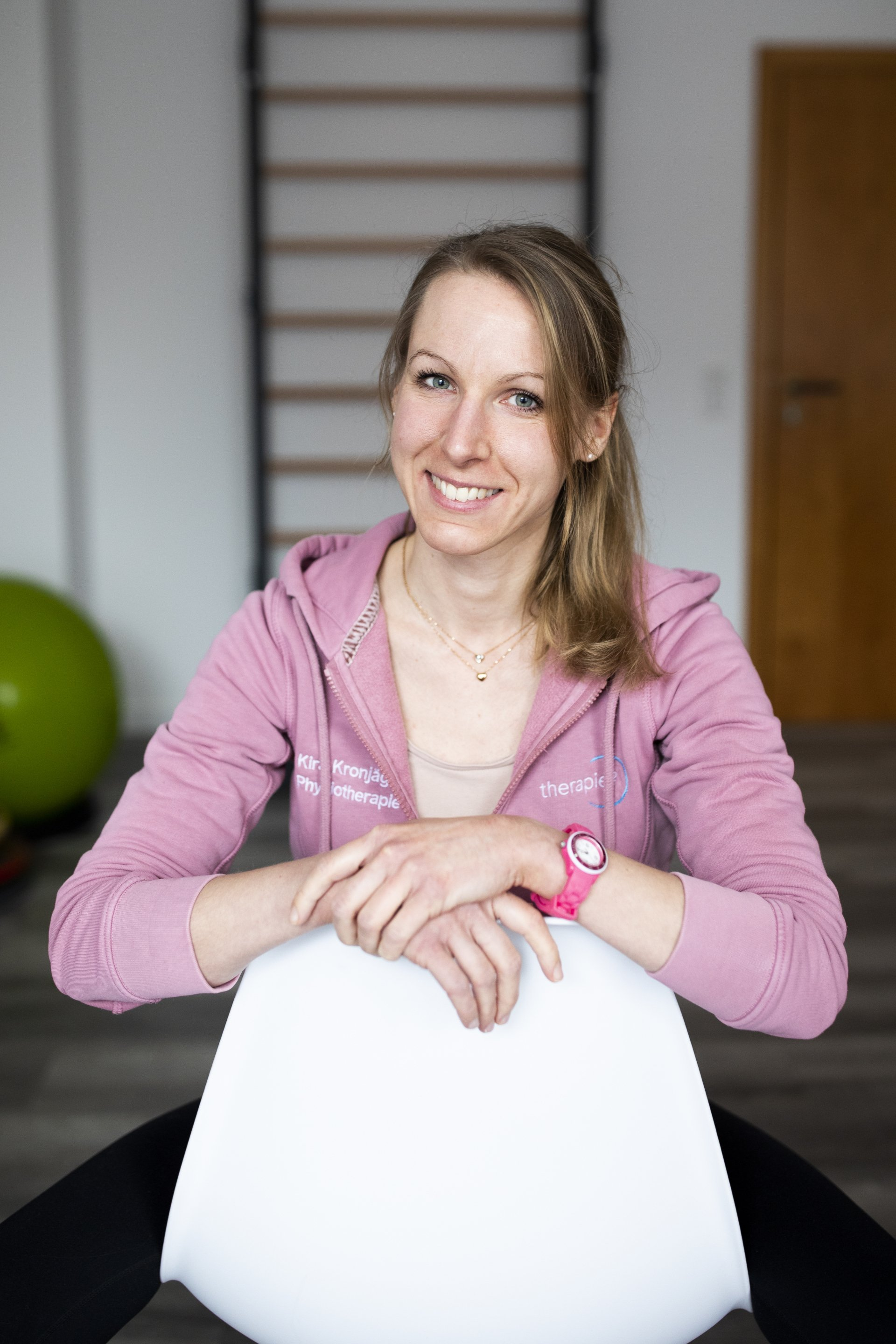 KIRA KRONJÄGER – MamaWORKOUT bei „Therapie Hoch 2″